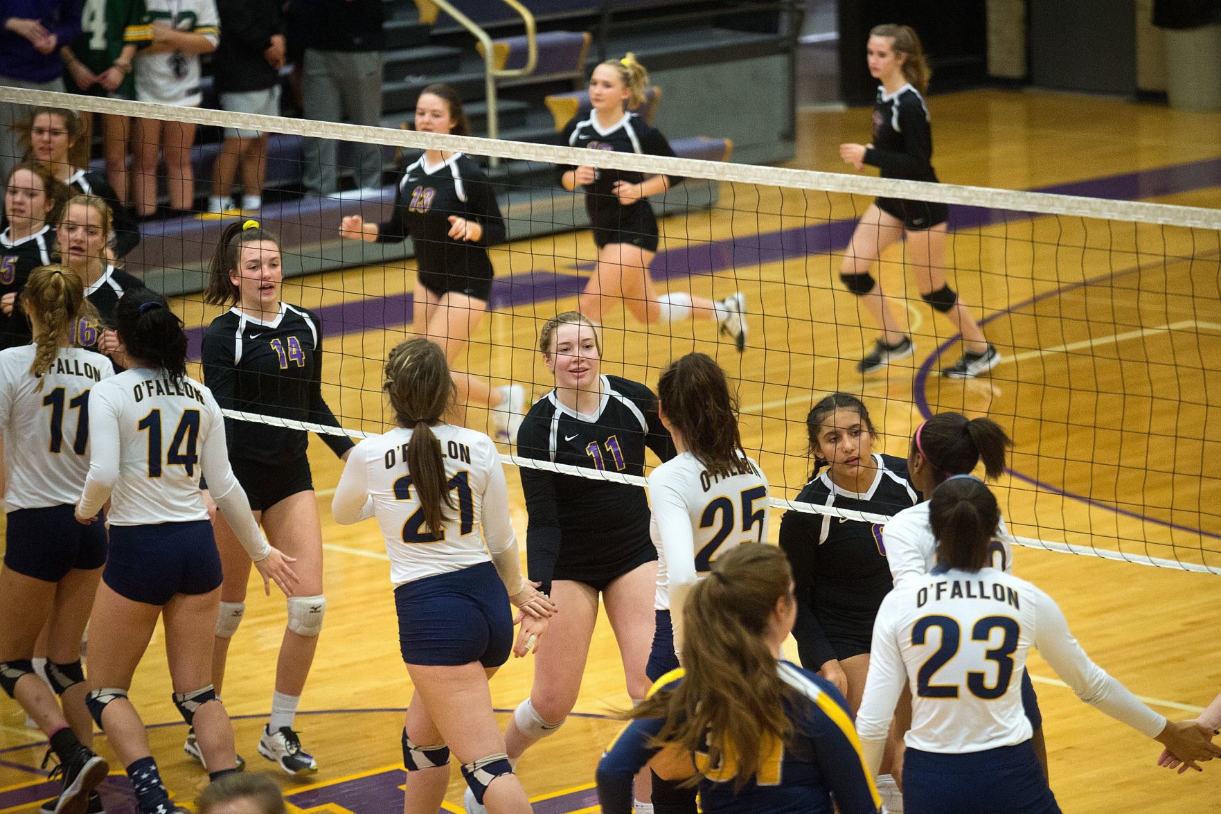 110118-blm-spt-5bhsvolley